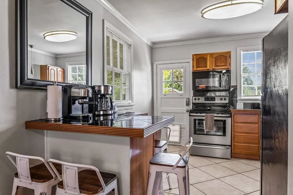 Apartment East Hill Oasis Near Beaches & Downtown Pensacola