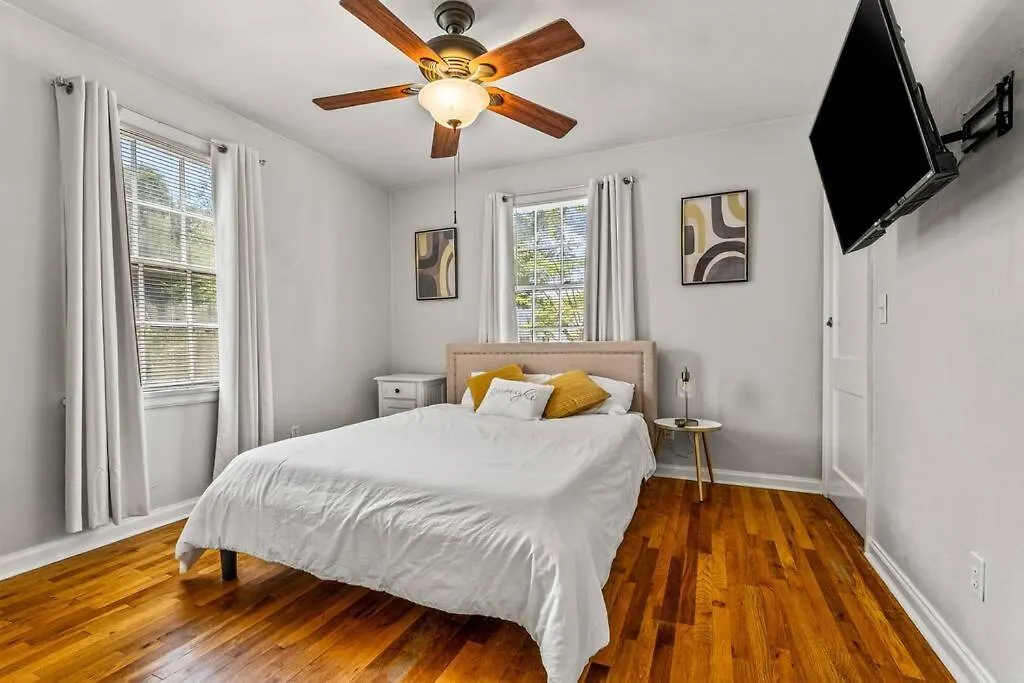 East Hill Oasis Near Beaches & Downtown Pensacola 0*,